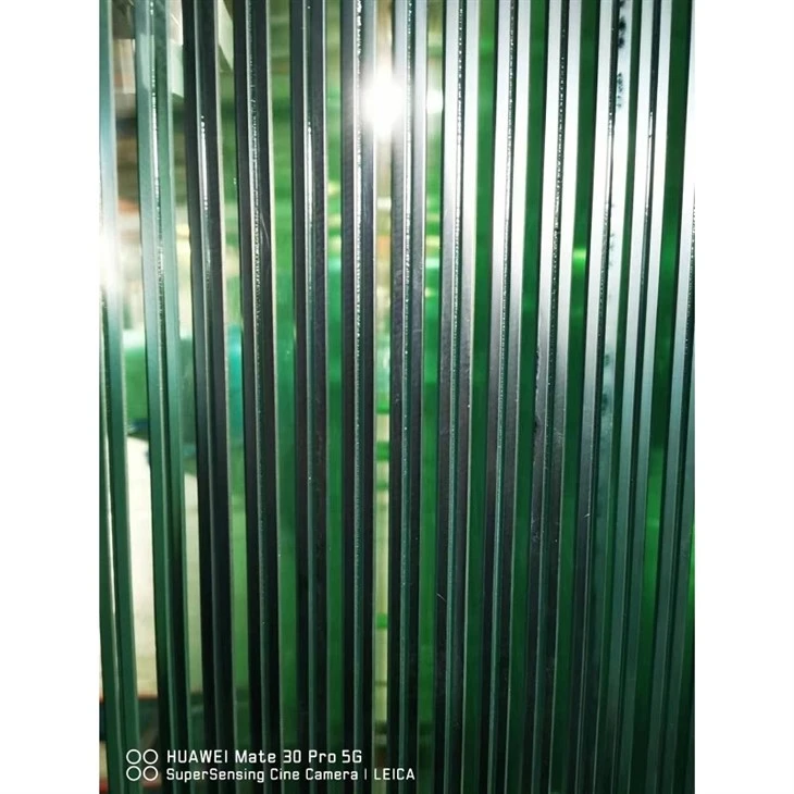 Low Iron Laminated Glass Low Iron Laminated Glass