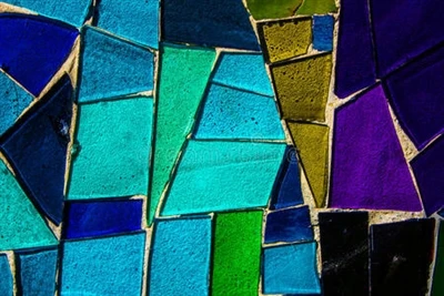 How Is The Color Of Glass Formed?